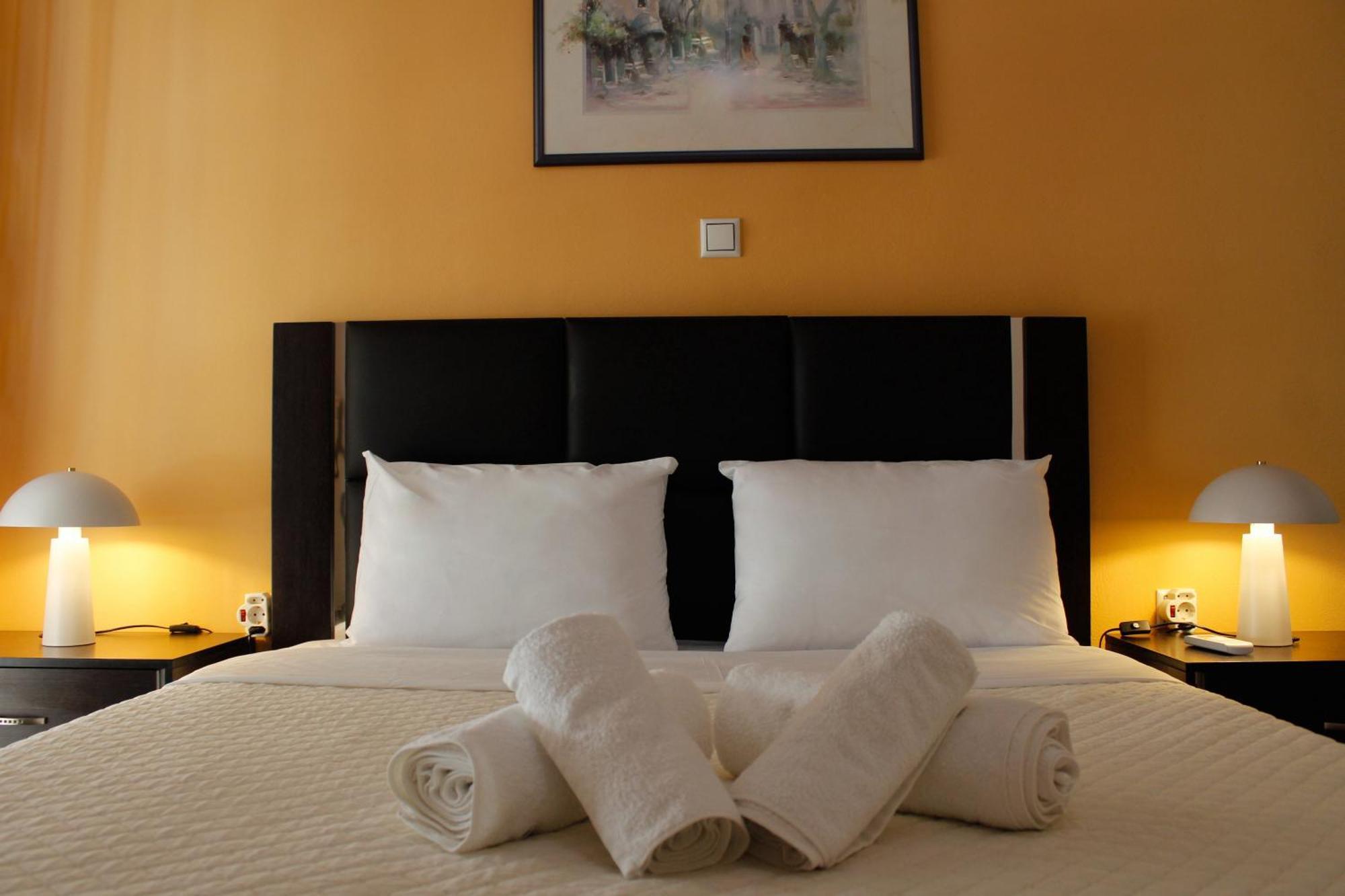 Serenity Apartment Каламата Экстерьер фото